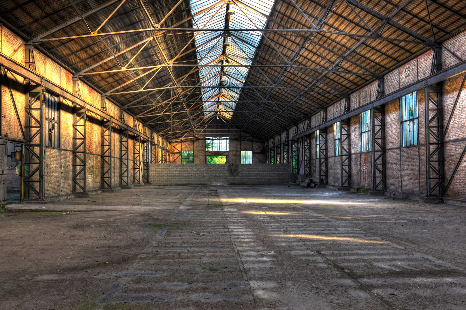             Canvas with abandoned industrial hall with 3D effect - 0.90 m x 0.60 m
        