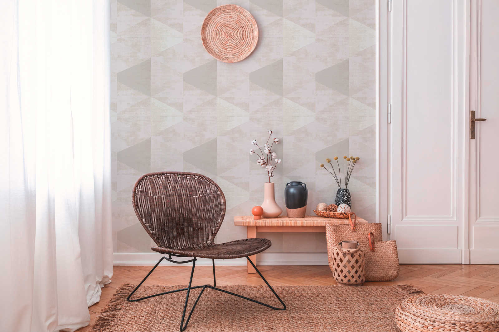             Non-woven wallpaper facets pattern with metallic accent - metallic, beige, cream
        