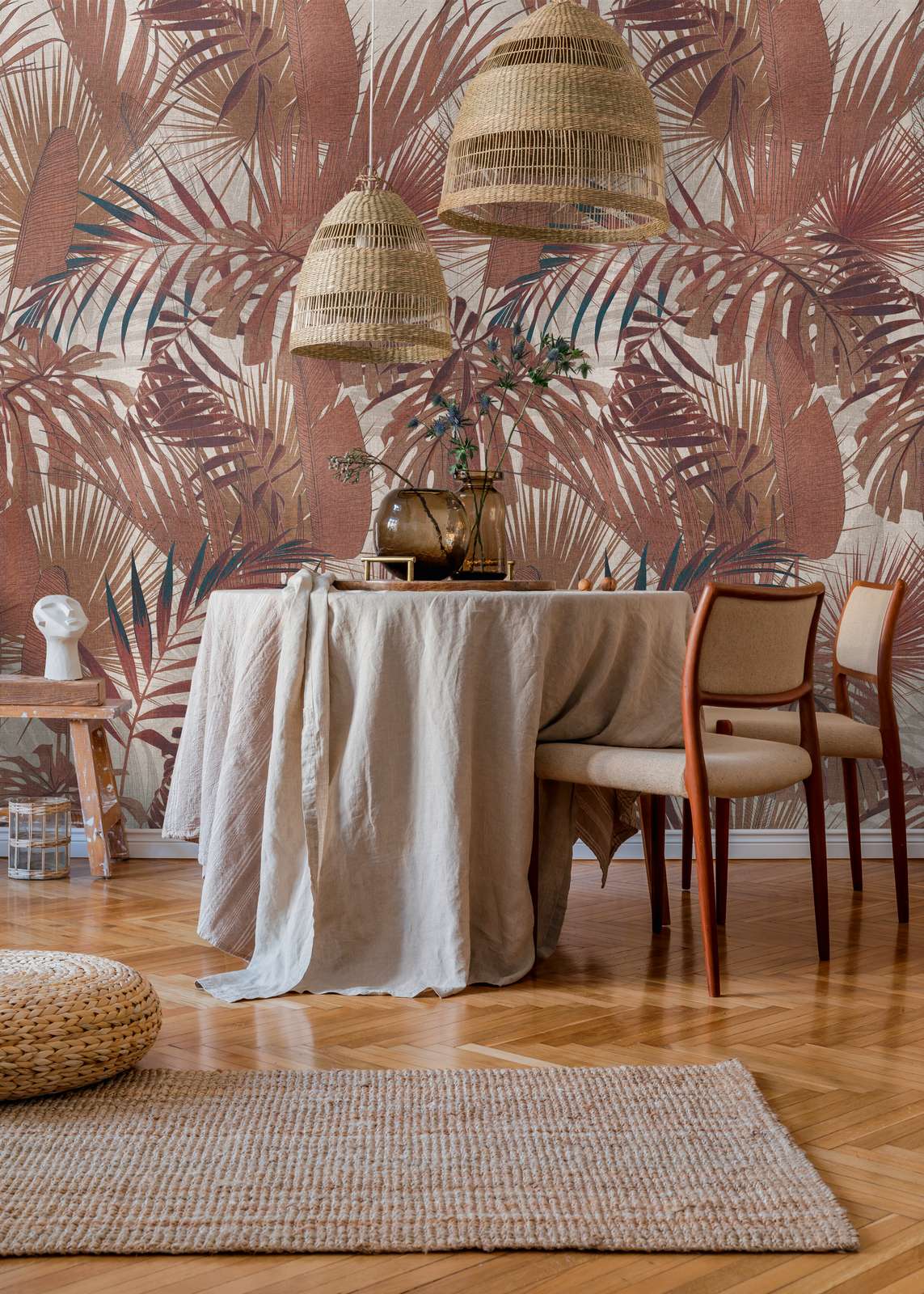             Papel pintado no tejido con motivo de hojas de selva - marrón rojizo, beige
        