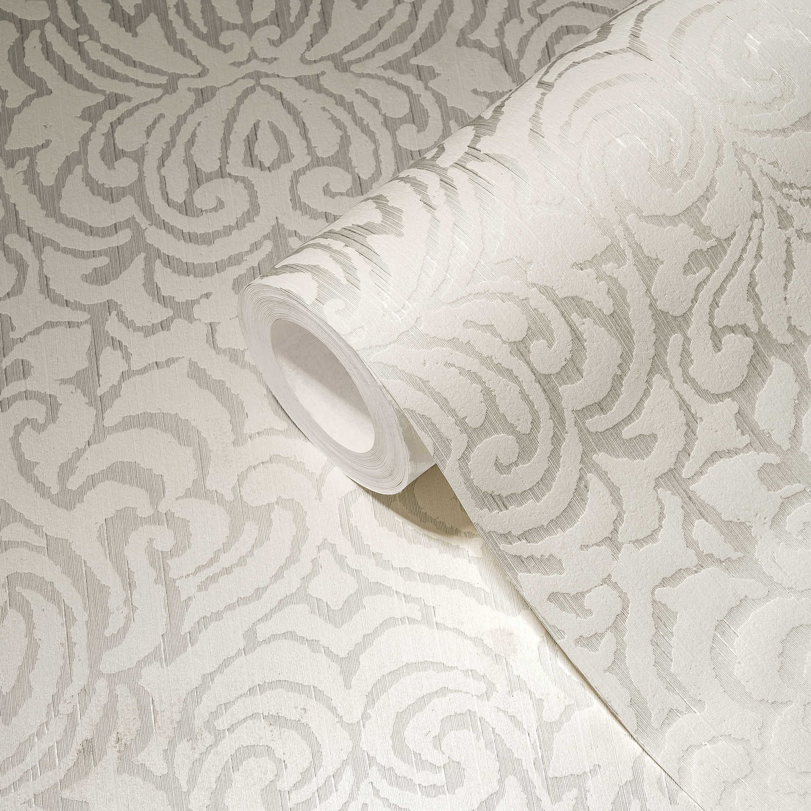             Papel pintado de textura ligera con adornos de estilo vintage - blanco
        