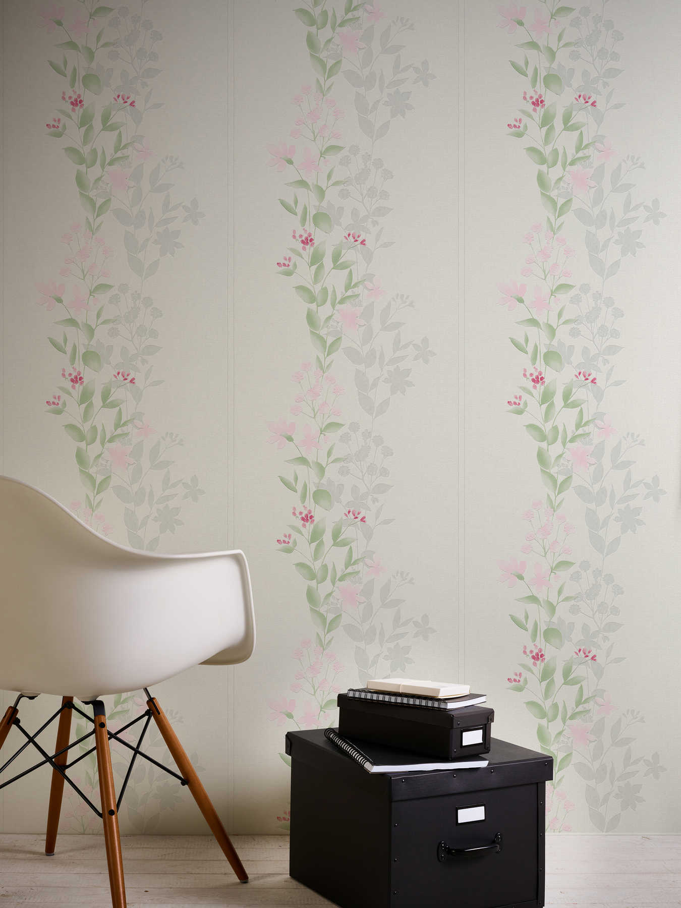             Wallpaper floral motif, watercolour effect - grey, green, pink
        