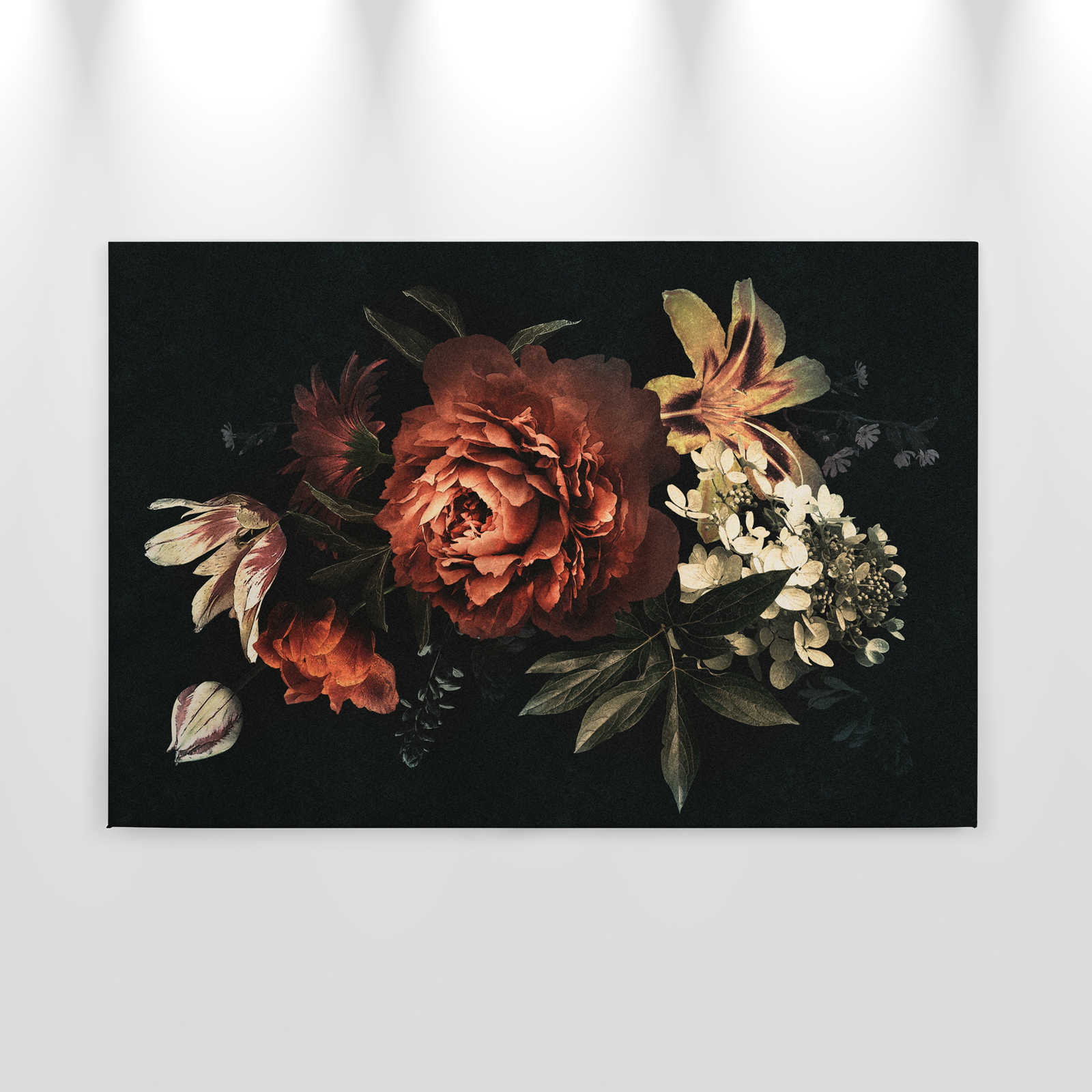             Drama queen 1 - Bouquet de fleurs Tableau sur toile avec fond sombre en structure de carton - 0,90 m x 0,60 m
        