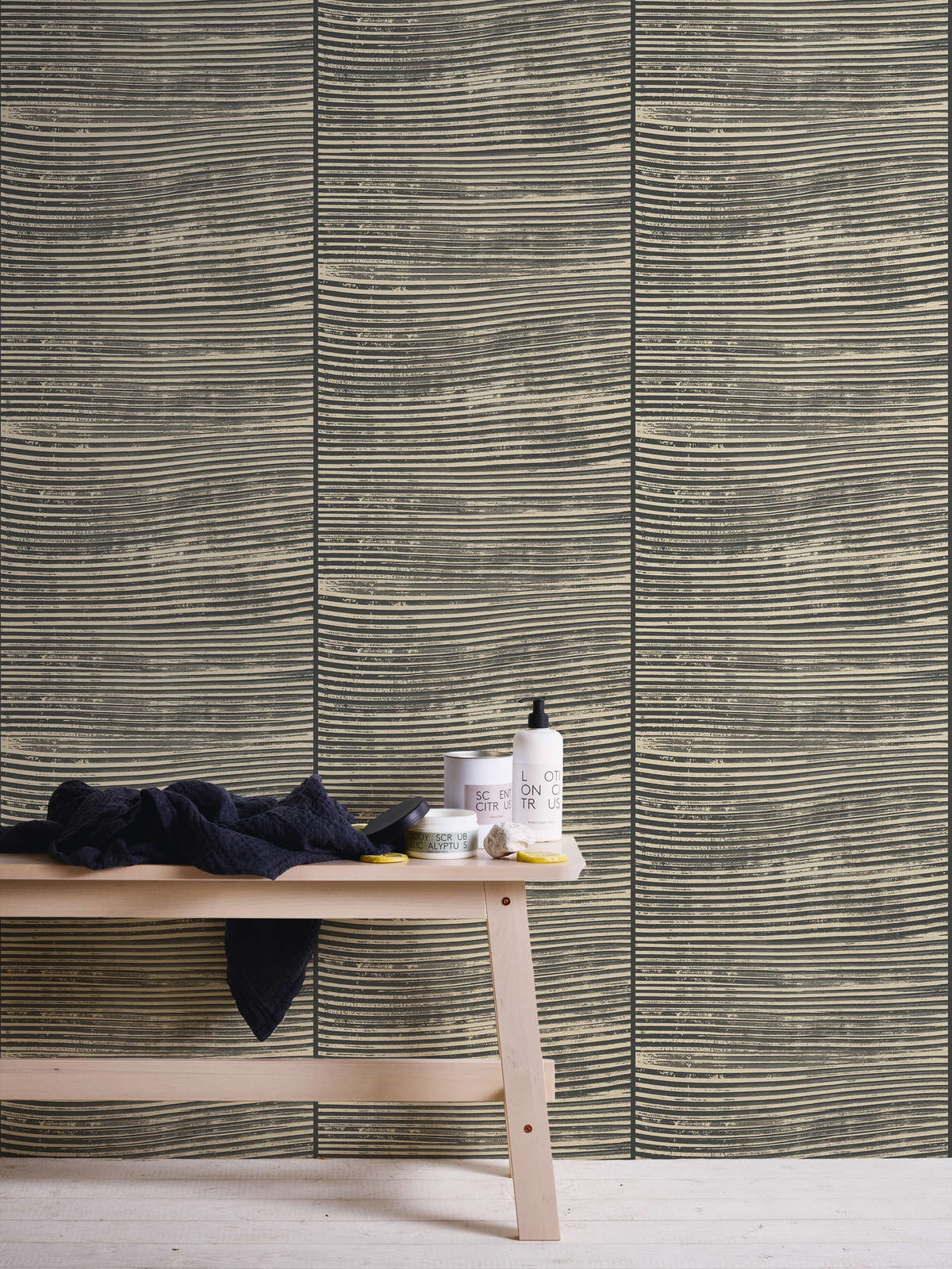             Non-woven wallpaper with lightly textured spatula look - black, beige
        