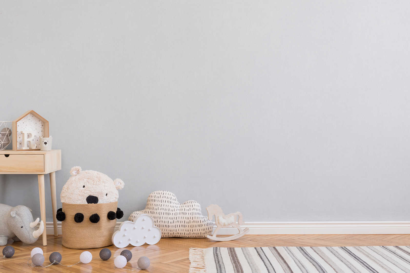             Smooth wallpaper nursery plain - white
        