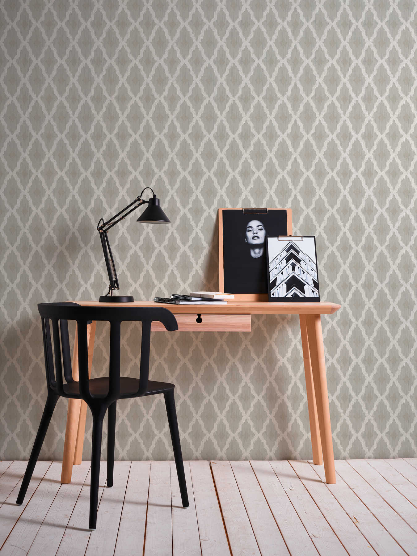             Grey non-woven wallpaper with curved diamond pattern
        