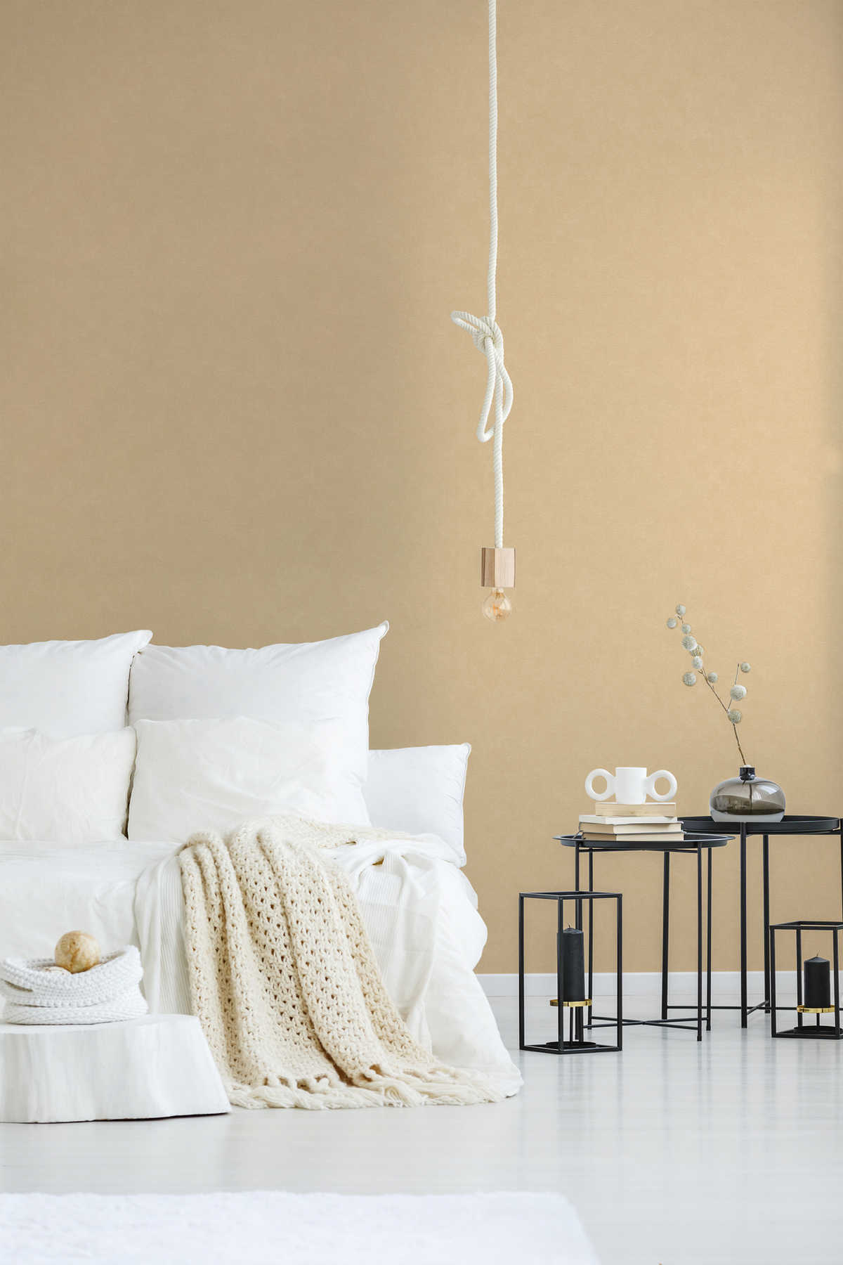             Radiant plain wallpaper pop art style - beige
        