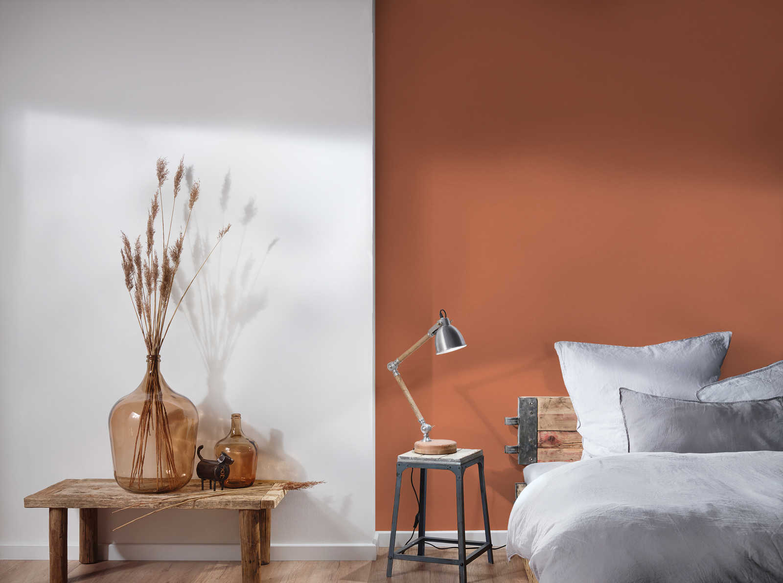             Plain wallpaper orange, plain & matte from MICHALSKY
        