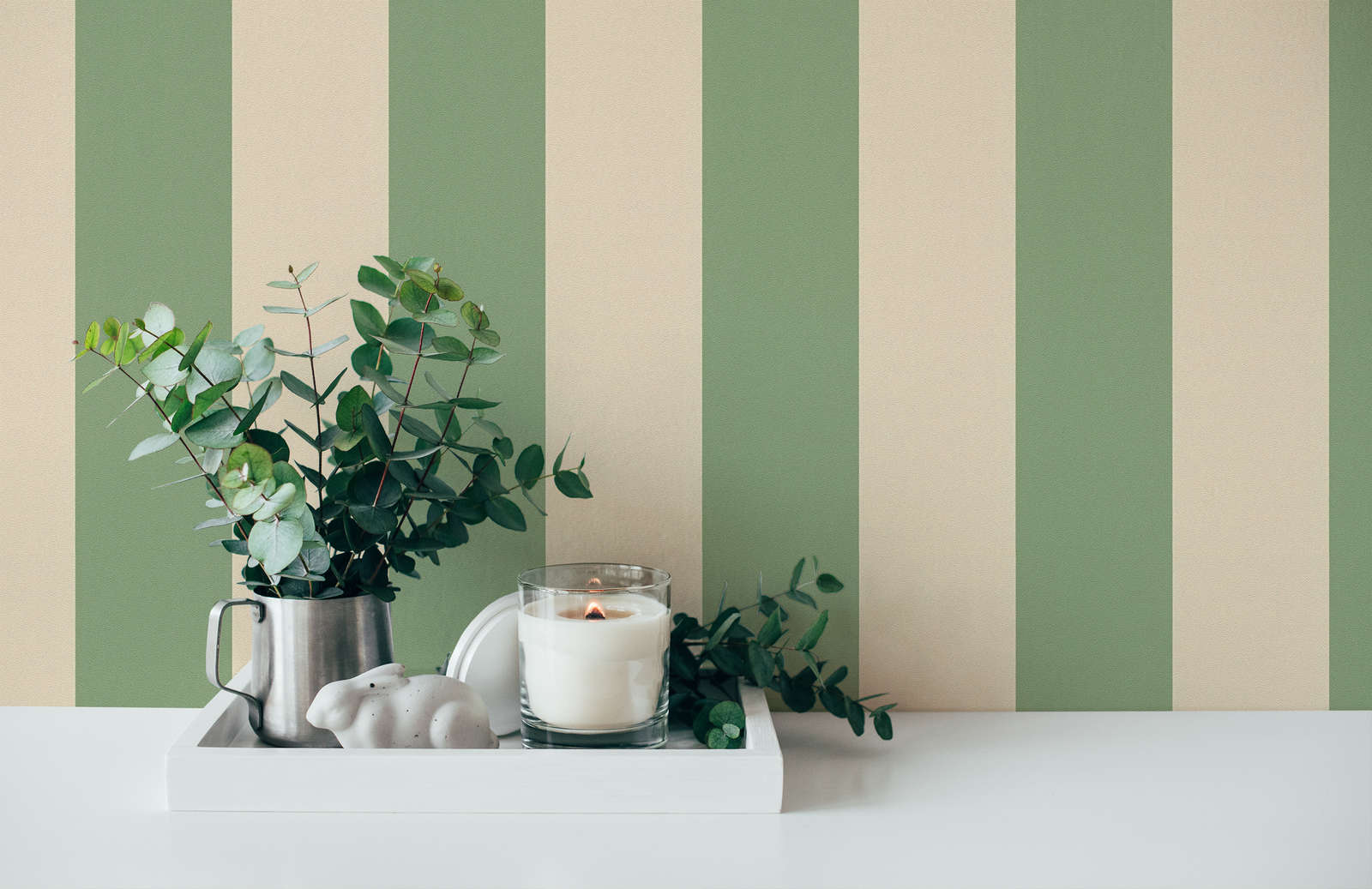             Papel pintado no tejido con rayas en bloque y estructura ligera - beige, verde
        
