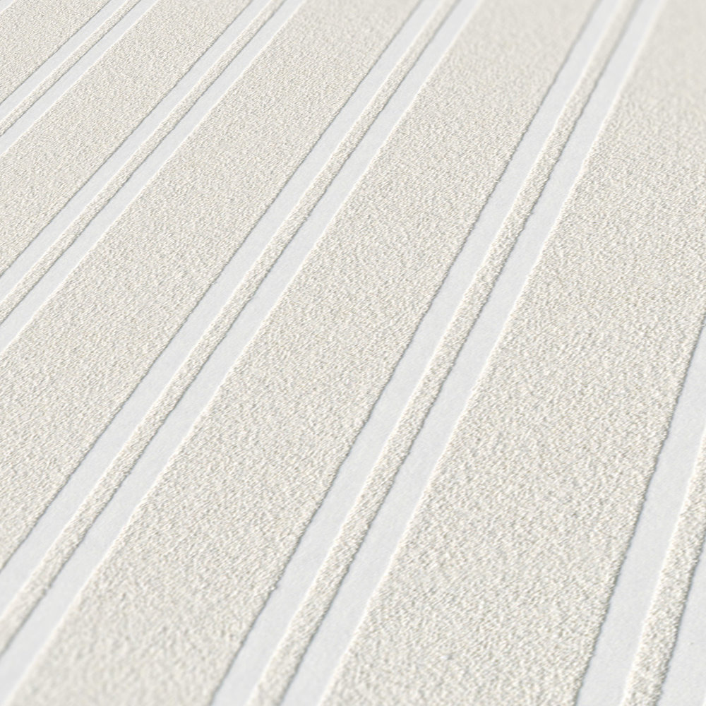             Papier peint intissé blanc crème avec motif à rayures structurelles
        