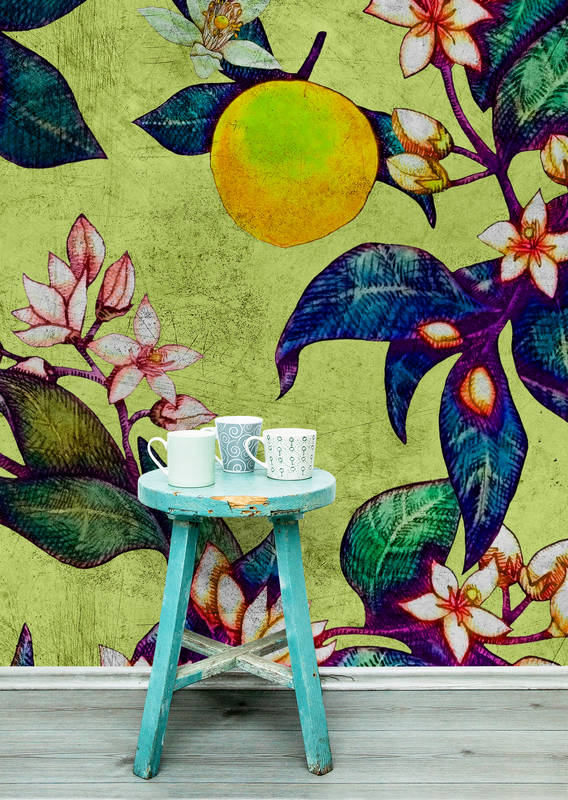             Grapefruit Tree 1 - Papier peint à texture rayée avec motif agrumes & fleurs - jaune, vert | Intissé lisse mat
        