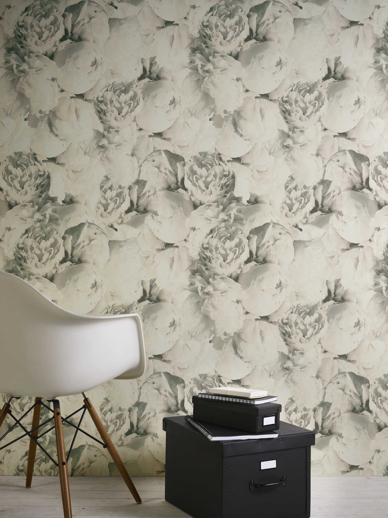             Floral wallpaper roses with shimmer effect - beige, cream, grey
        