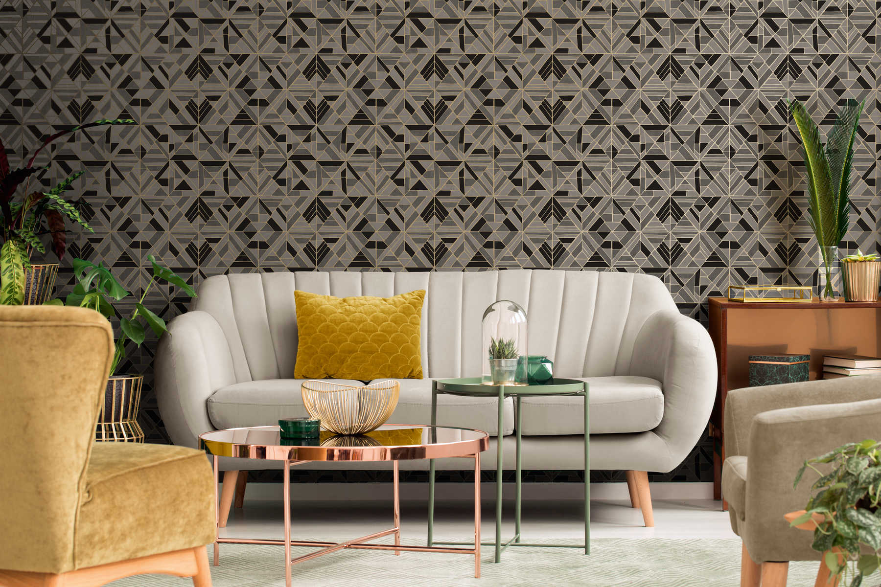             Wallpaper geometric pattern & metallic accents - brown, black, gold
        