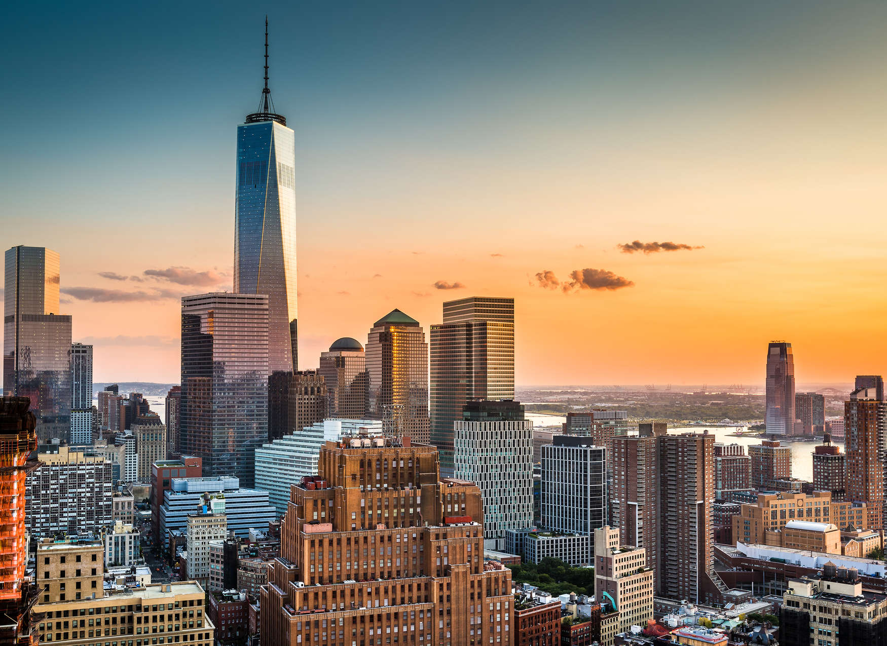             Digital behang met Manhattan skyline bij zonsondergang - Geel, Bont
        