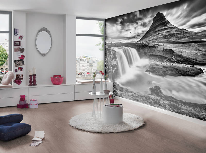             Photo wallpaper Krikjufellfoss landscape motif mountain and waterfalls - black and white
        