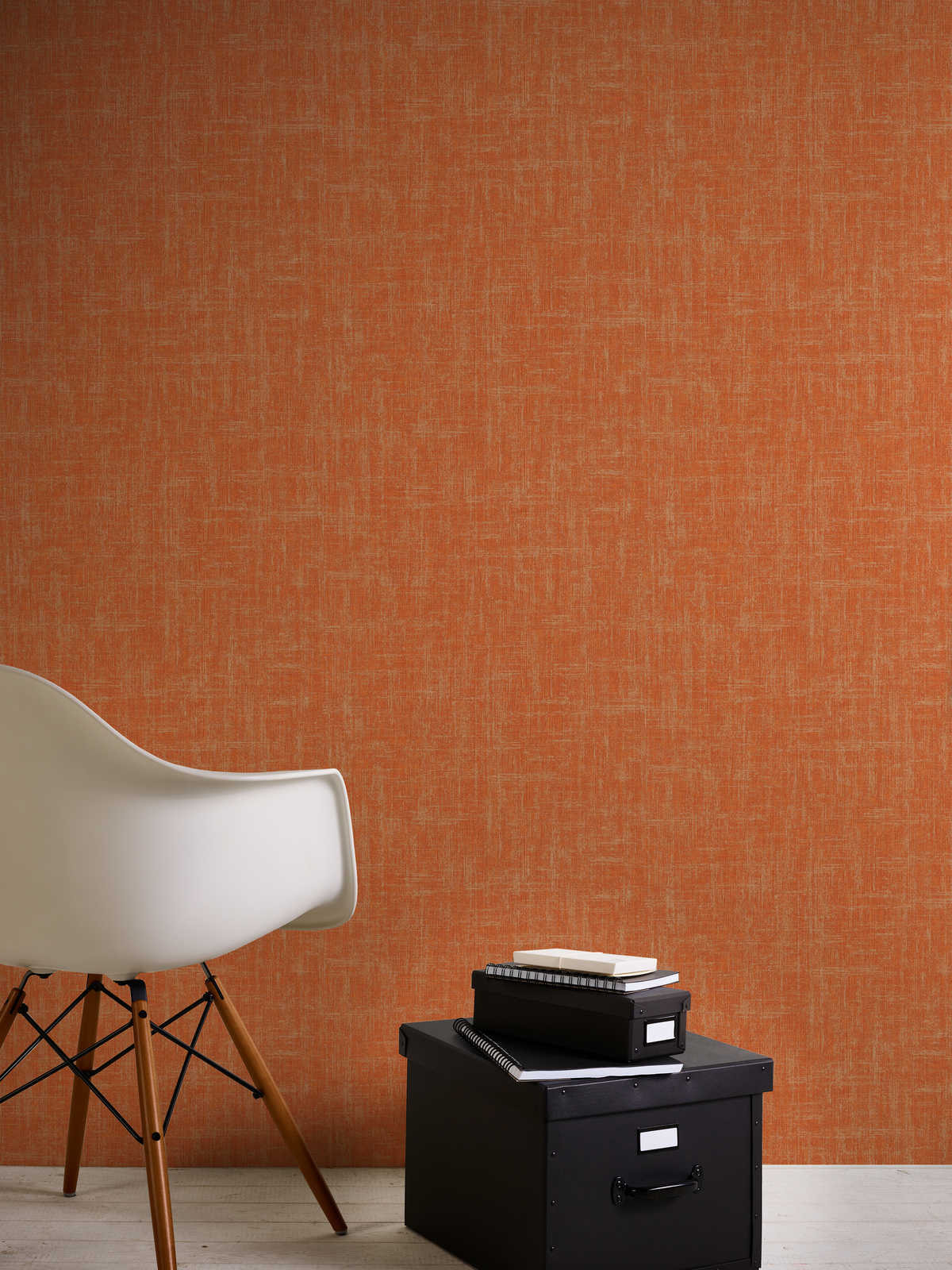             Papel pintado naranja con diseño de textura de lino
        