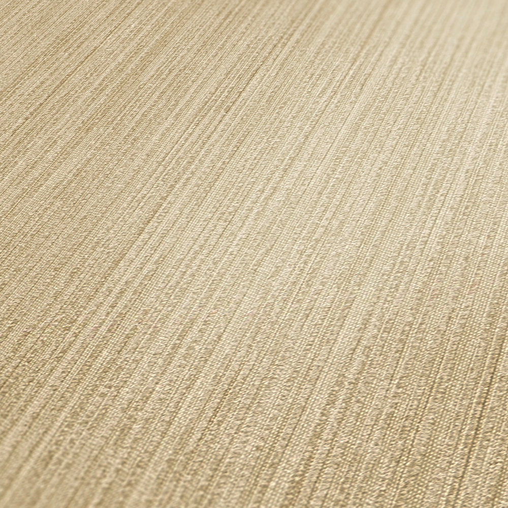            Beige wallpaper with structure pattern & natural grain
        