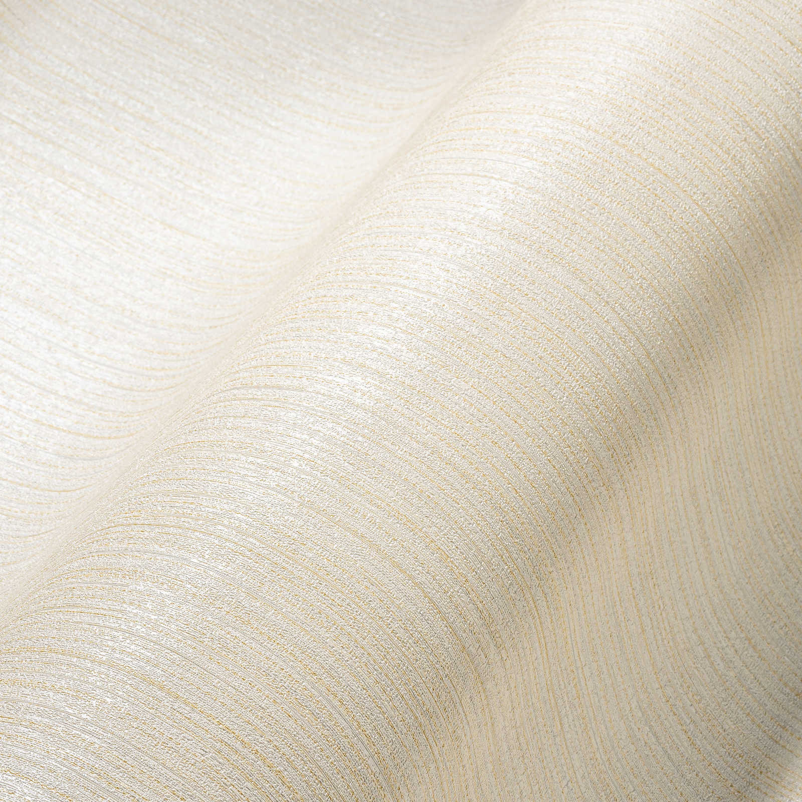             Effen ivoorkleurig behang met lijnstructuur - crème
        