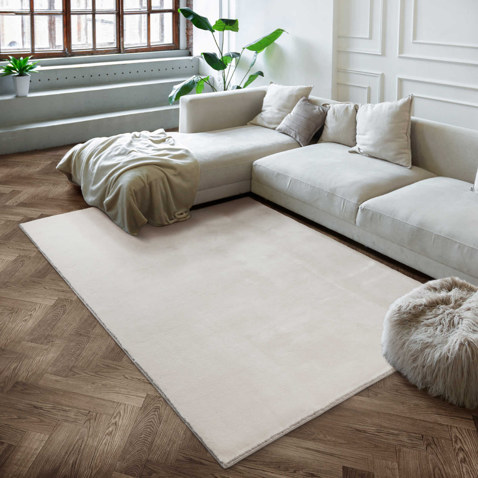 Cuddly soft high pile carpet in light beige - 110 x 60 cm
