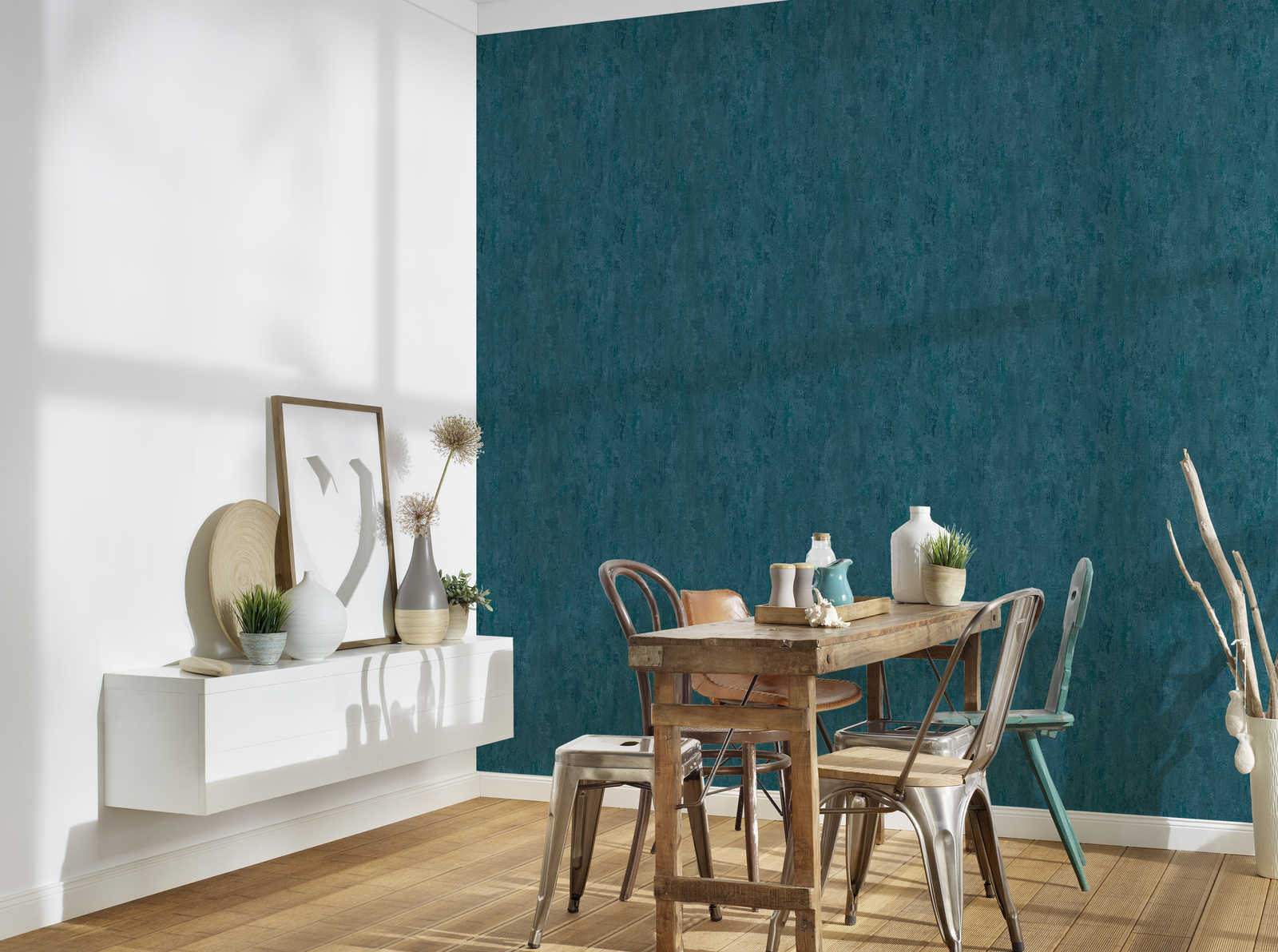             Wallpaper industrial style with texture effect - blue, metallic
        