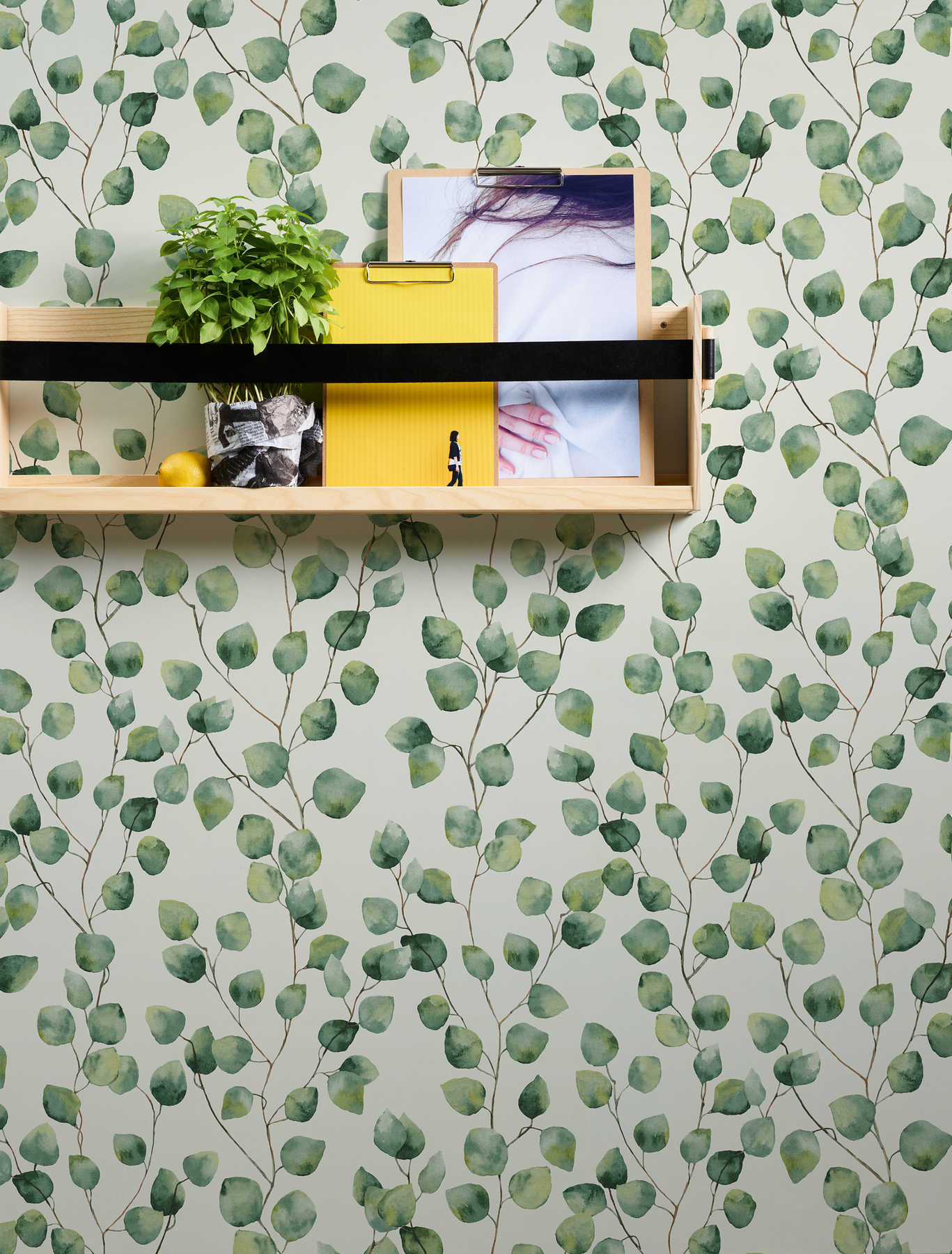             Watercolour style leafy vines wallpaper - green, white
        