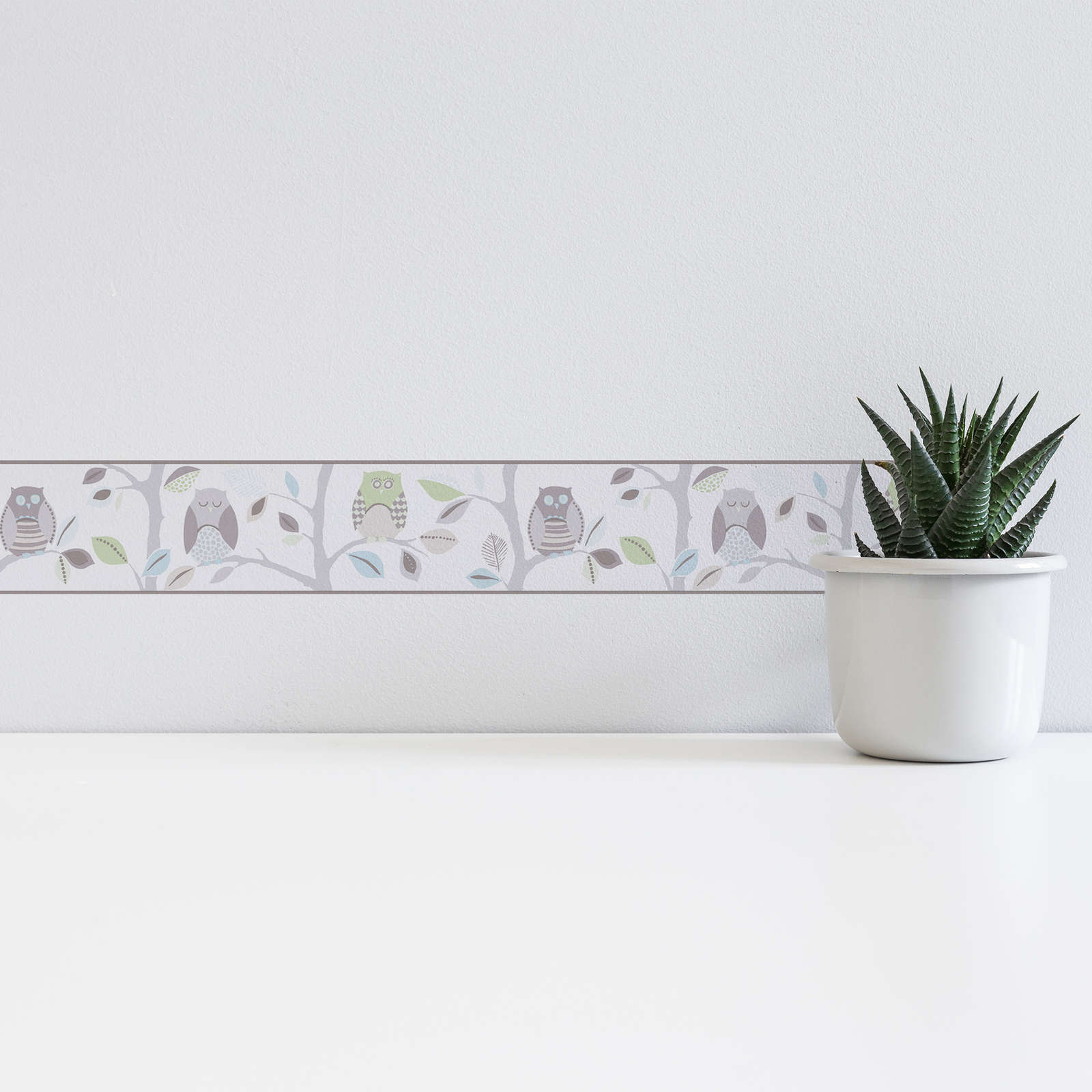             Owls wallpaper border for Nursery - beige, grey, green
        