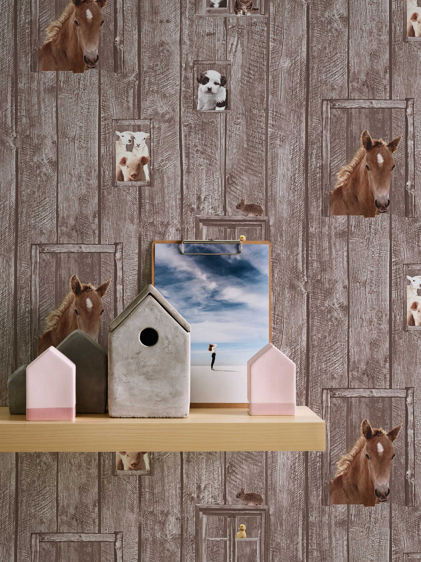             Paper wallpaper farm animals with wood look - multicoloured
        