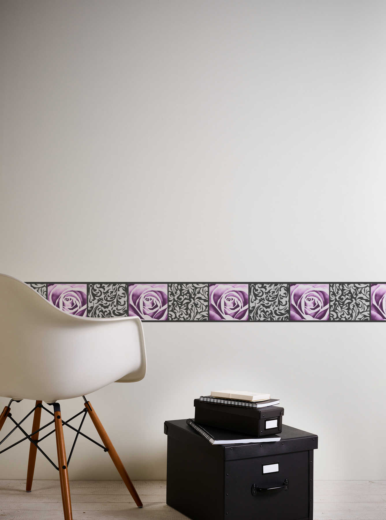             Bordure de papier peint avec roses & ornement design - noir, violet
        