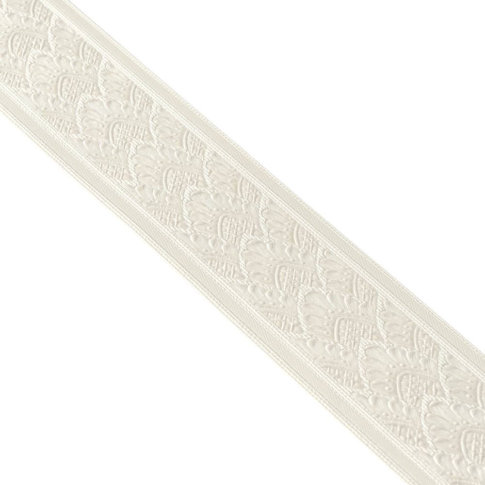             Bordure de papier peint avec motif structuré & accents métalliques
        
