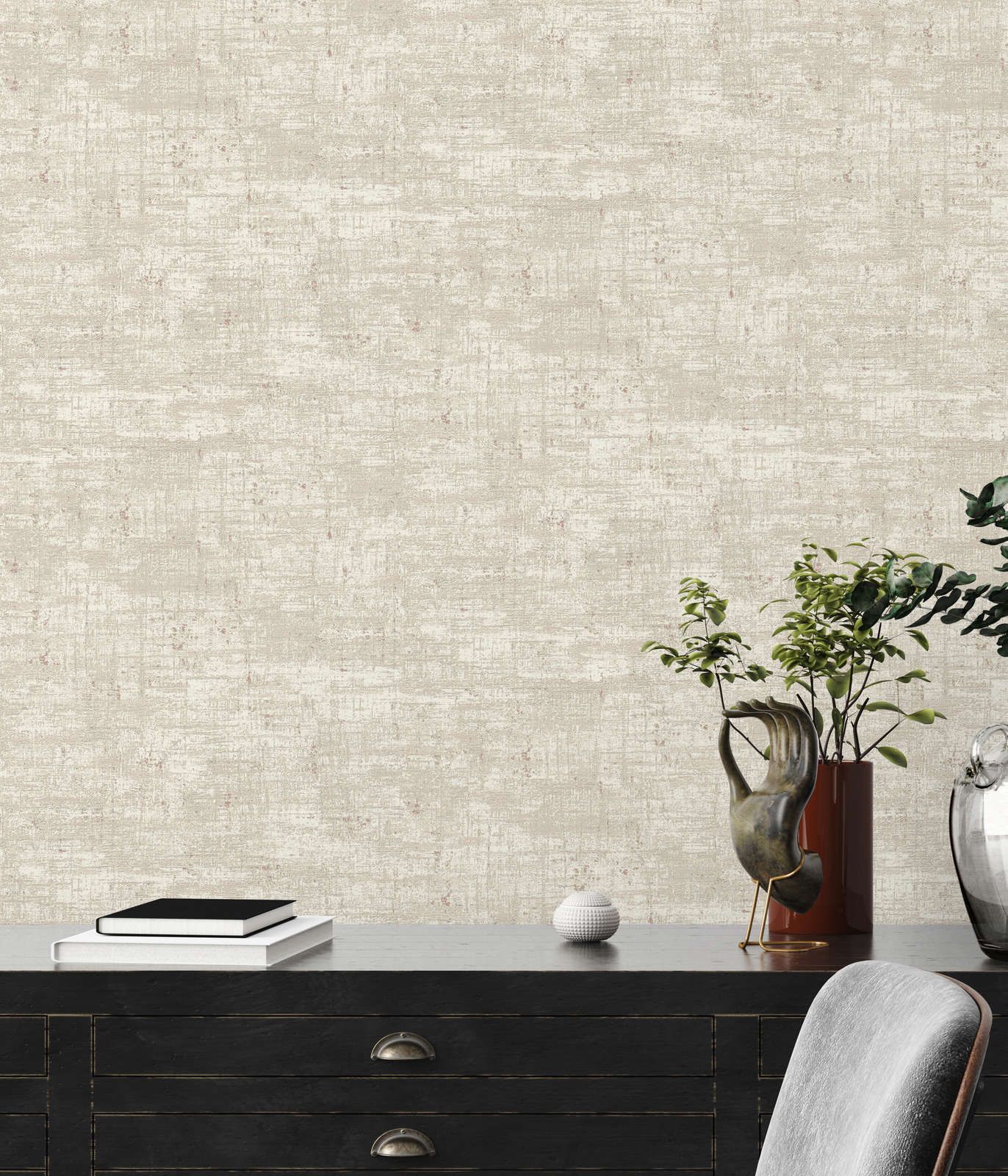             Used look wallpaper with plaster texture and gold shimmer - beige, white, gold
        
