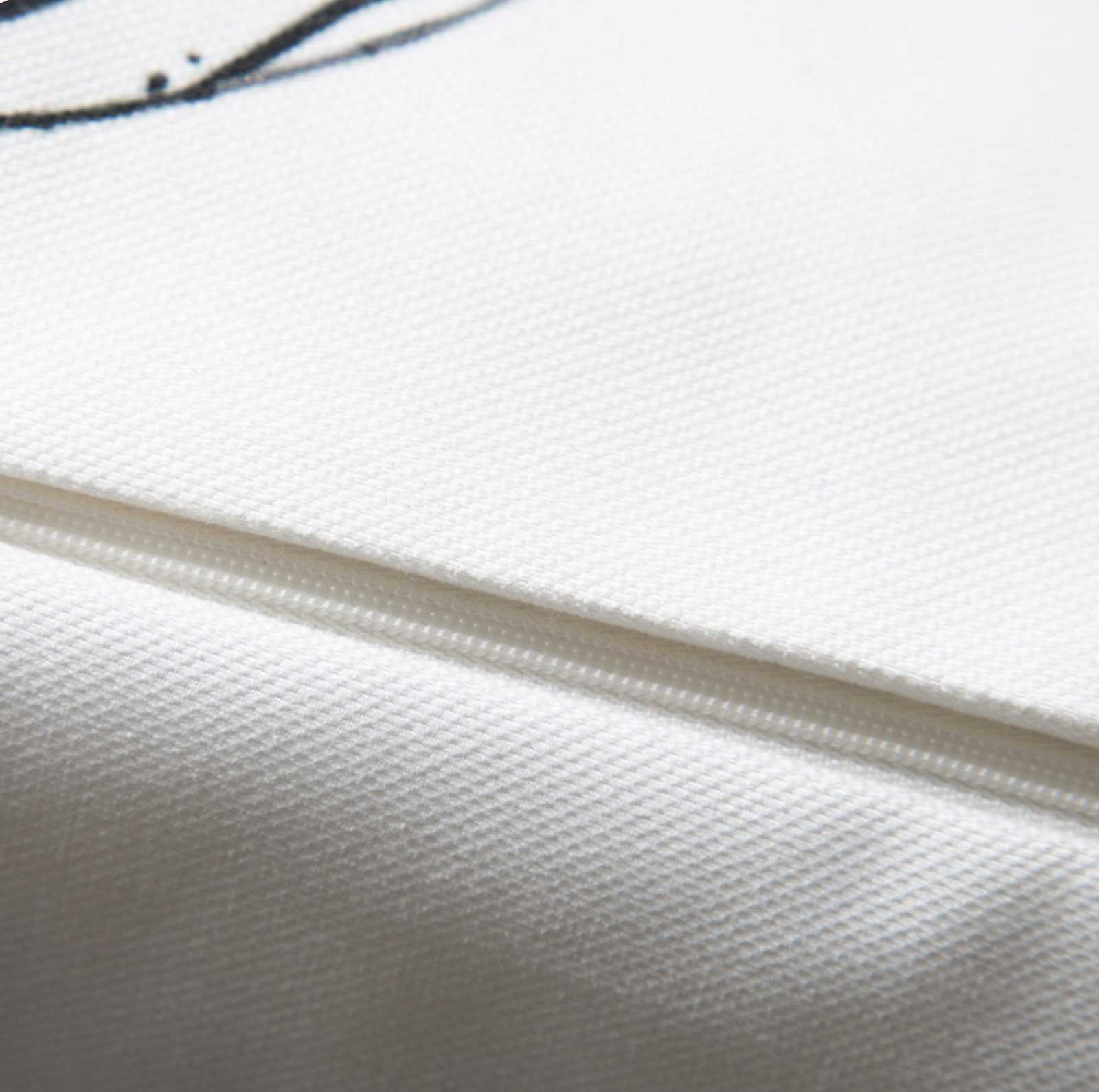             Housse de coussin noir et blanc "Koi 3», 45x45cm
        