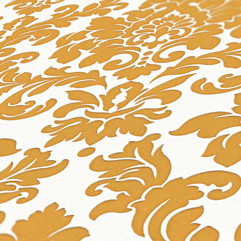             Golden wallpaper with baroque ornament - metallic, white
        