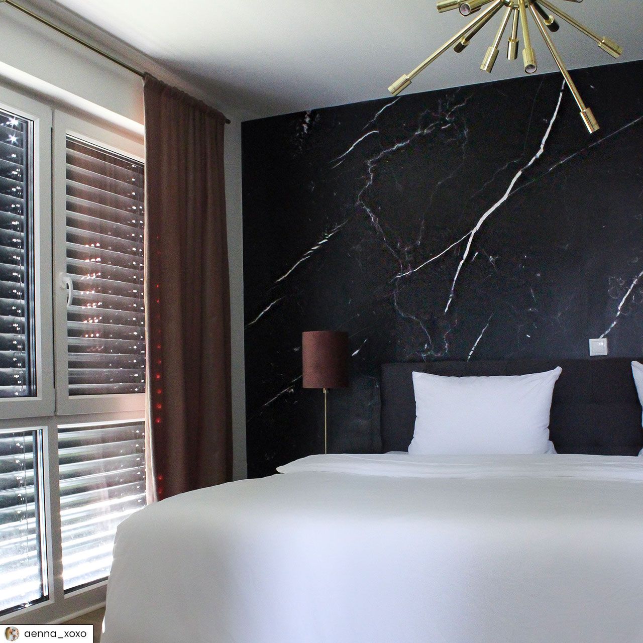 Aenna-bedroom-black-marble-wallpaper