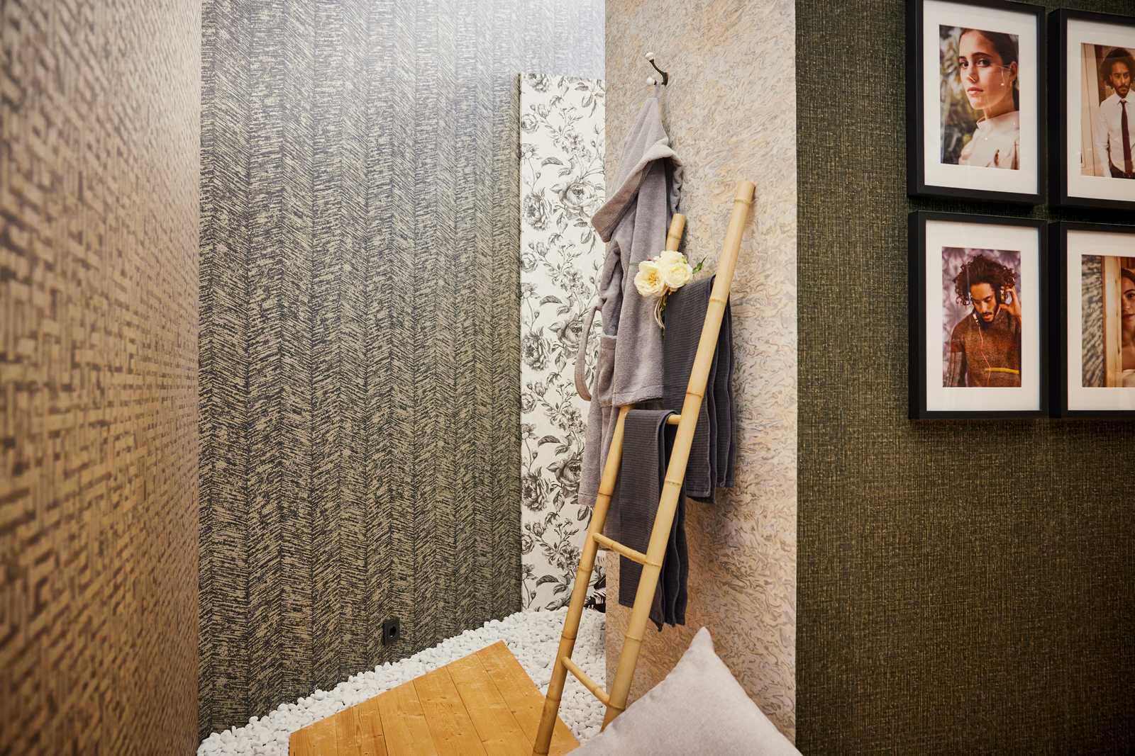             Ethno pattern wallpaper with used design & relief graphics - Brown, Metallic
        