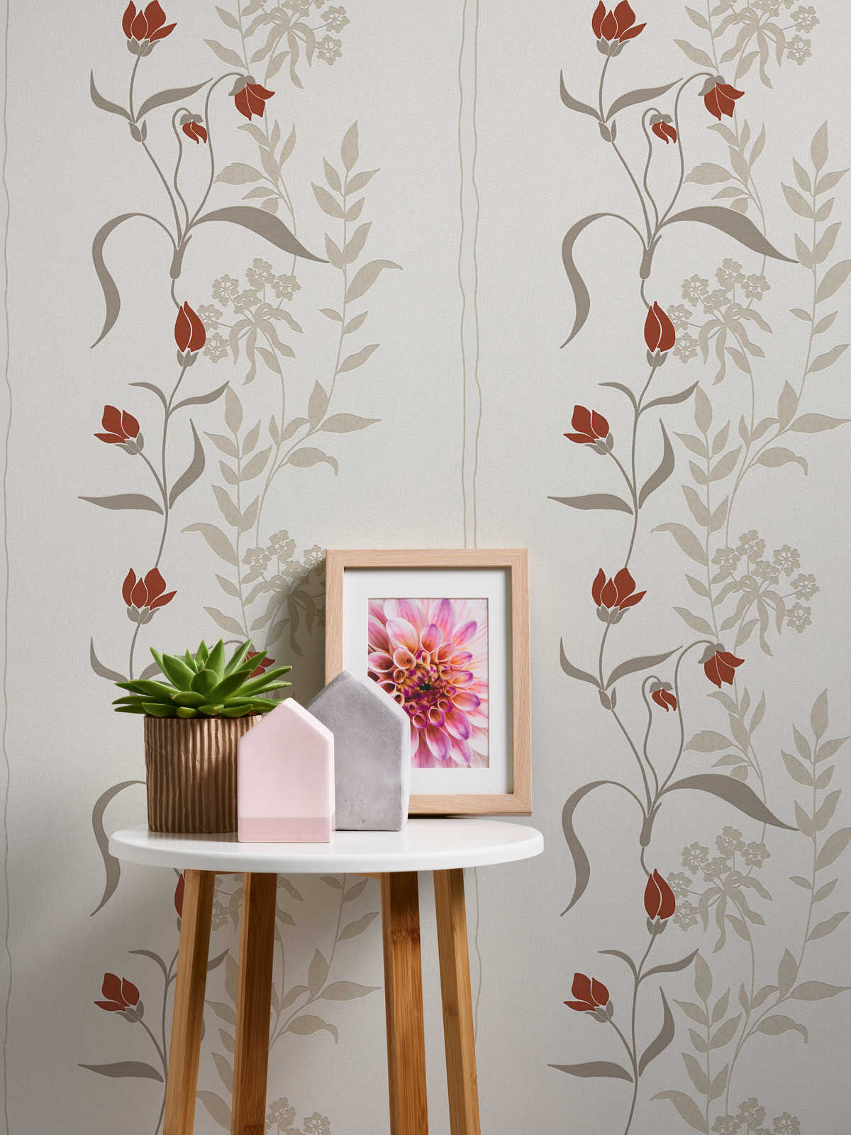             Living room wallpaper with flowers vines - beige, brown, red
        