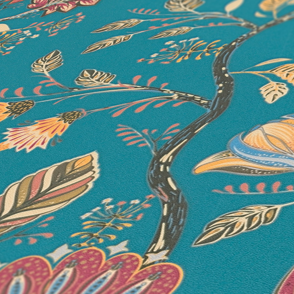             Papel pintado no tejido con motivos florales de colores - azul, amarillo, rojo
        