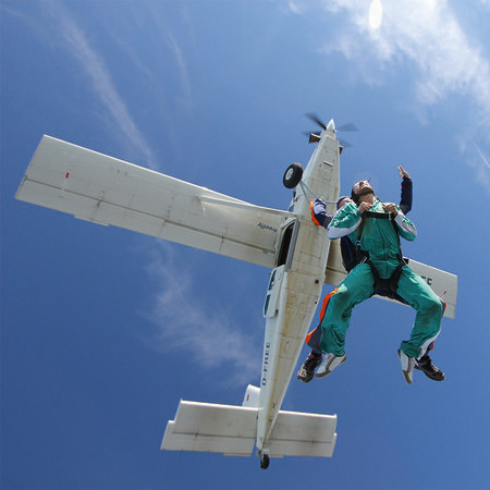        Parachute - photo wallpaper tandem jump & sky view
    