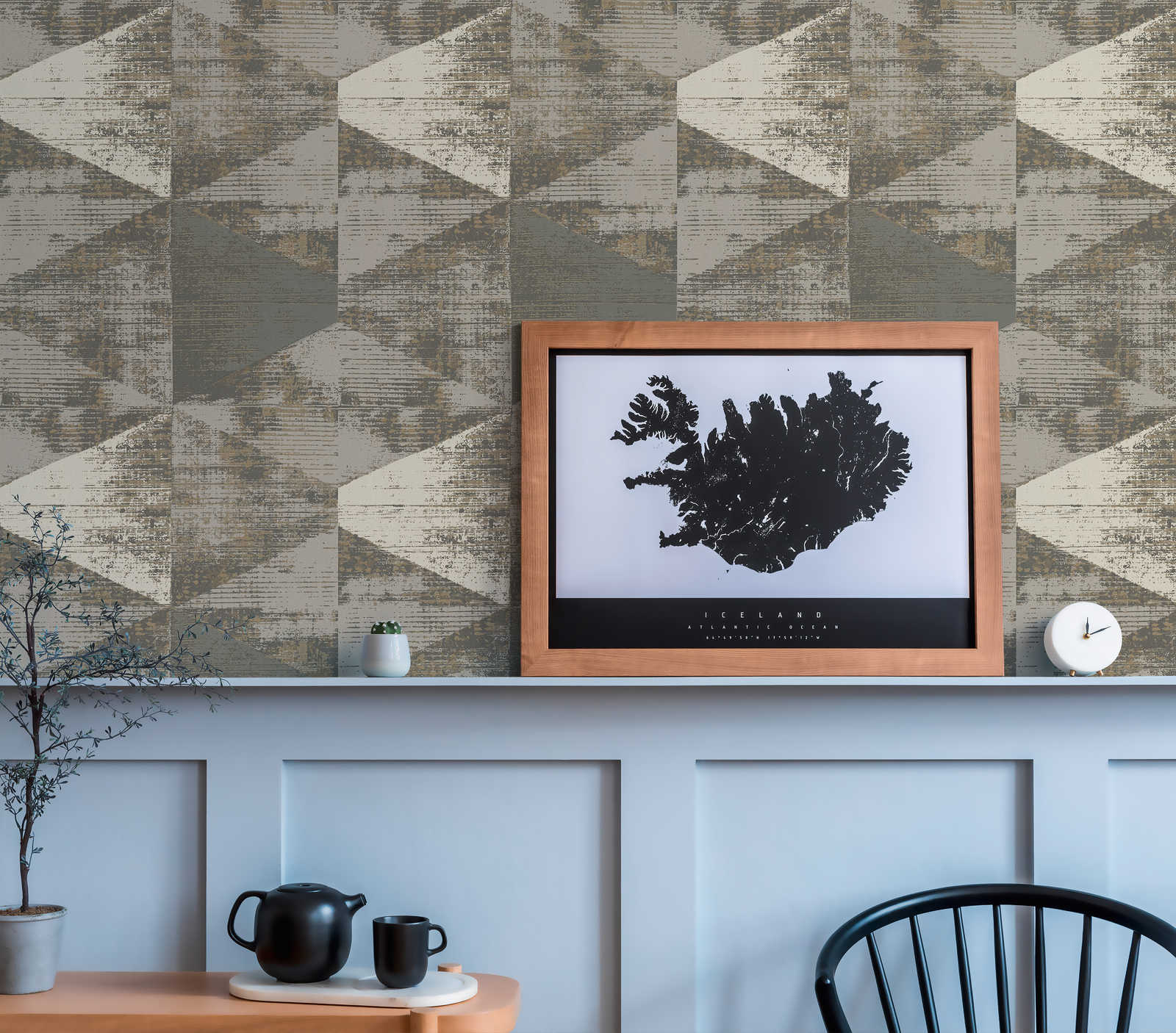             Graphic wallpaper with metallic colours and modern used look - metallic, grey
        