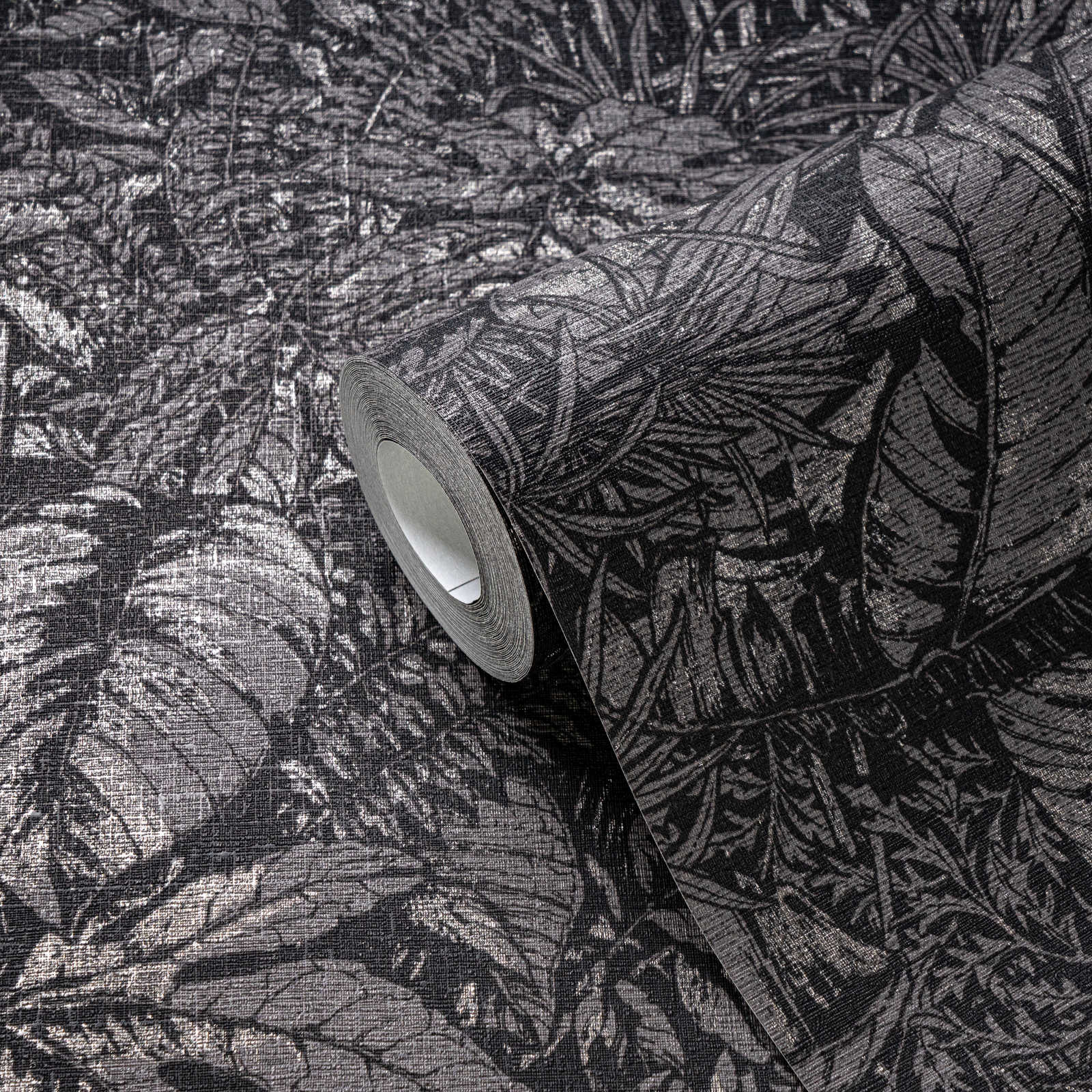             Gebloemd vliesbehang met junglepatroon - zwart, grijs, zilver
        