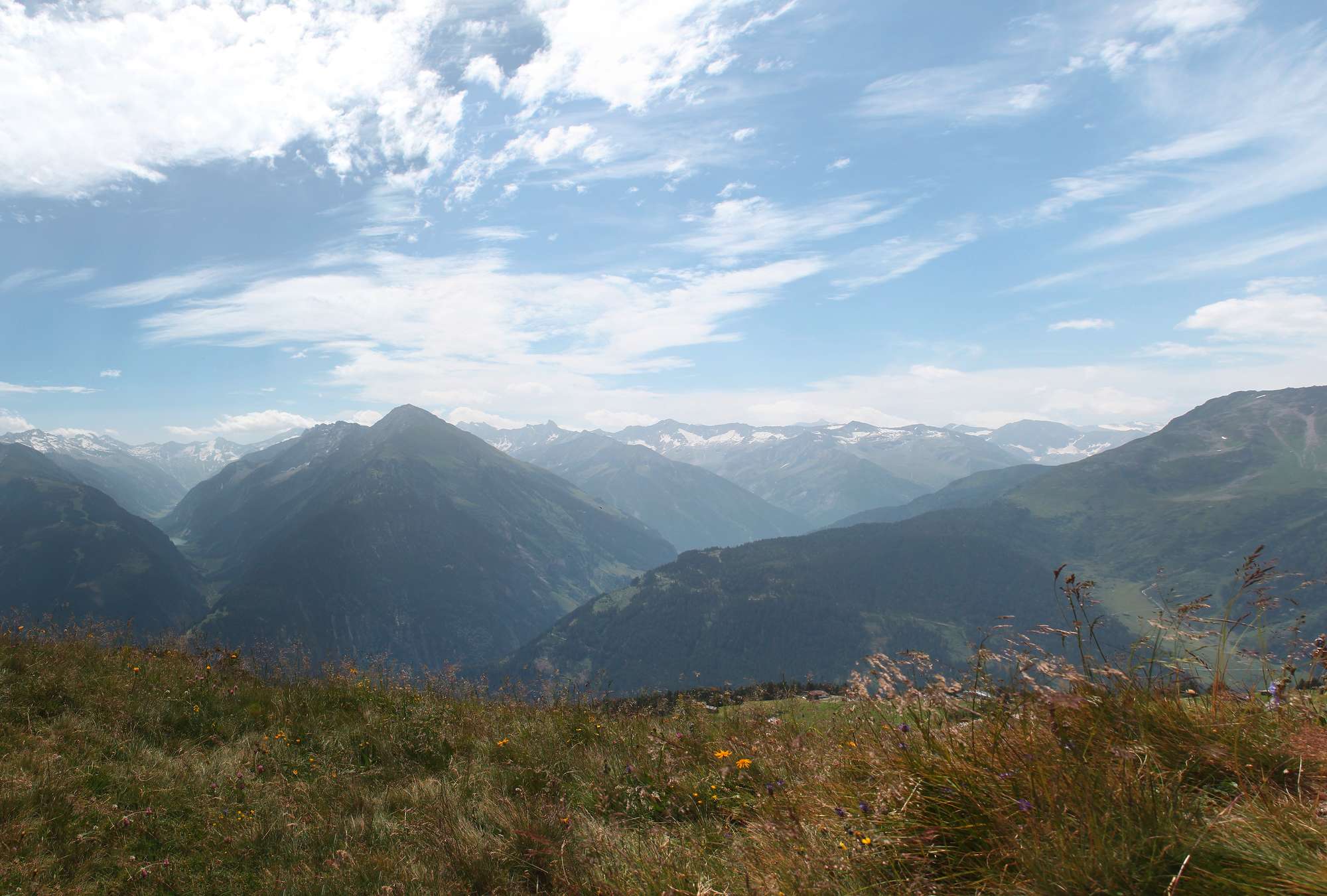             Papier peint panoramique montagnes & vallées - vue sur les Alpes
        