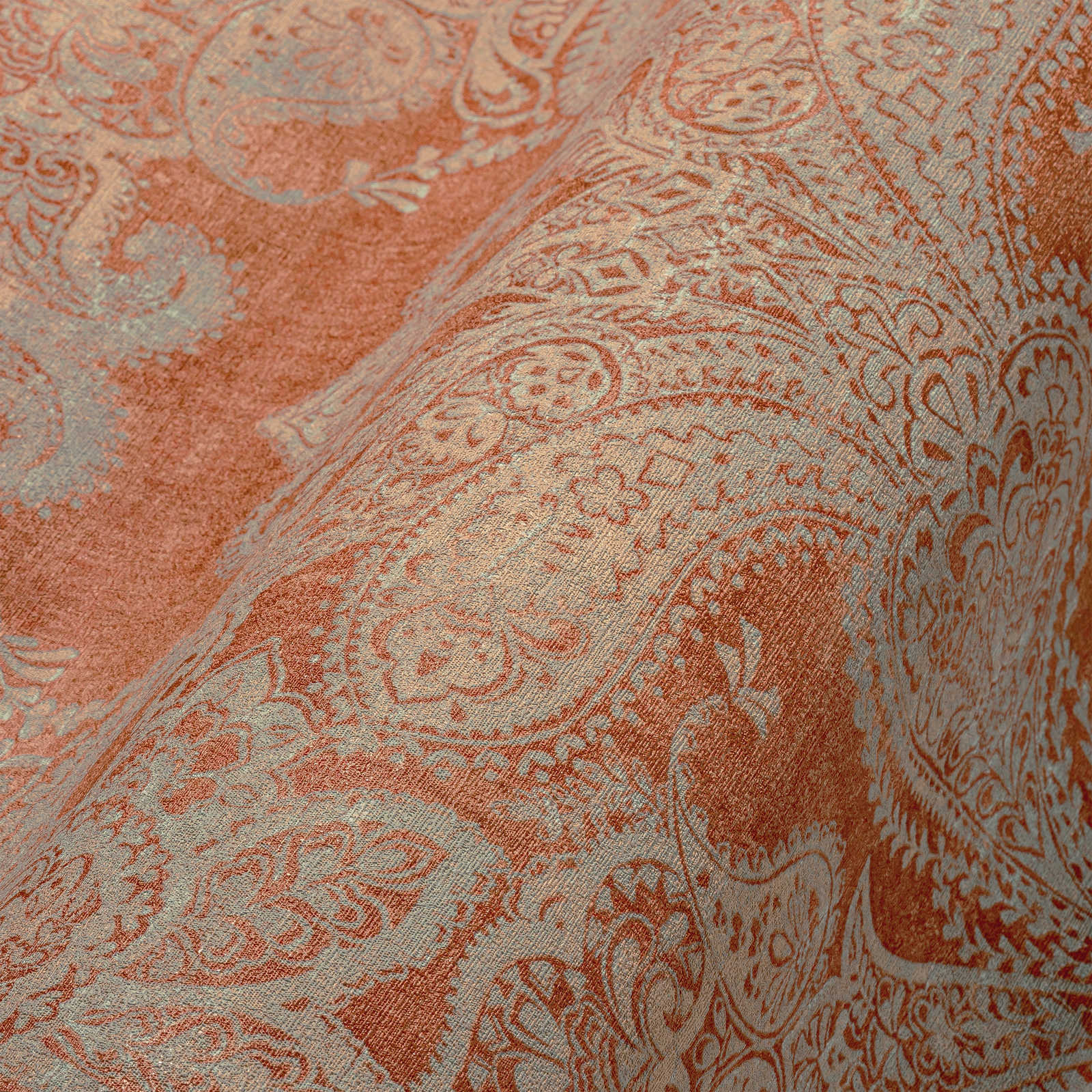             Papel pintado no tejido de estilo barroco con ornamentos - naranja, turquesa, gris
        