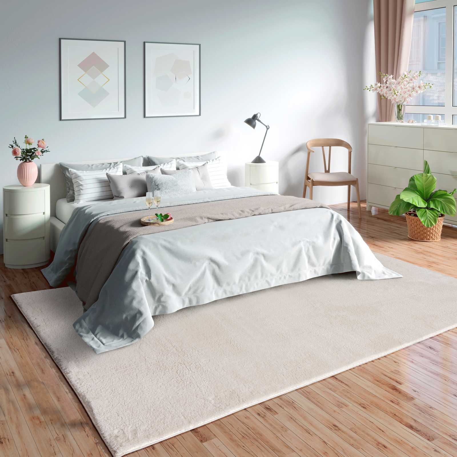        Fashionable high pile carpet in cream - 110 x 60 cm
    