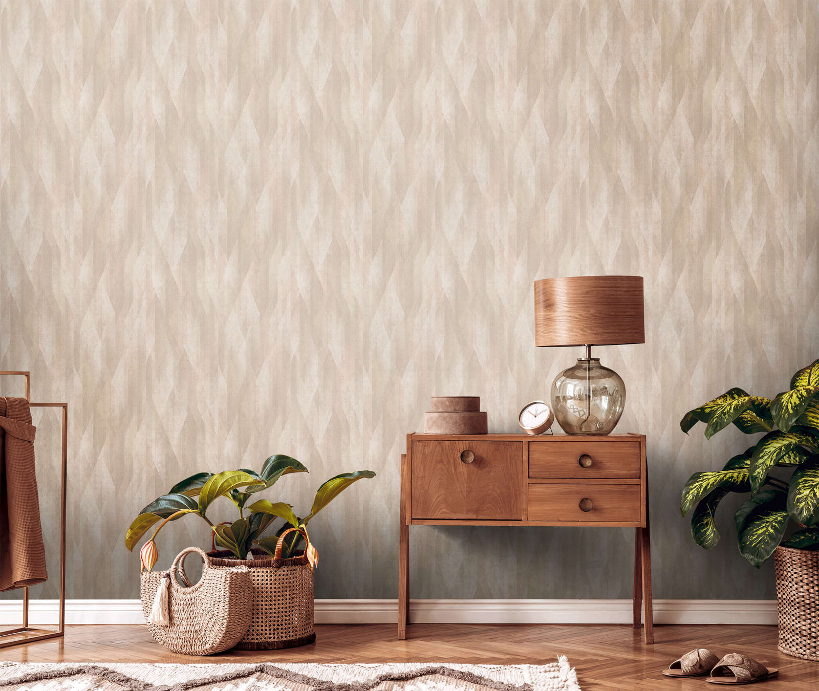             Non-woven wallpaper with graphic diamond design - beige, brown
        