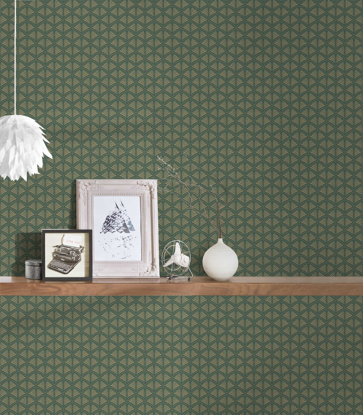             Wallpaper green & gold with Art Deco pattern and metallic effect
        