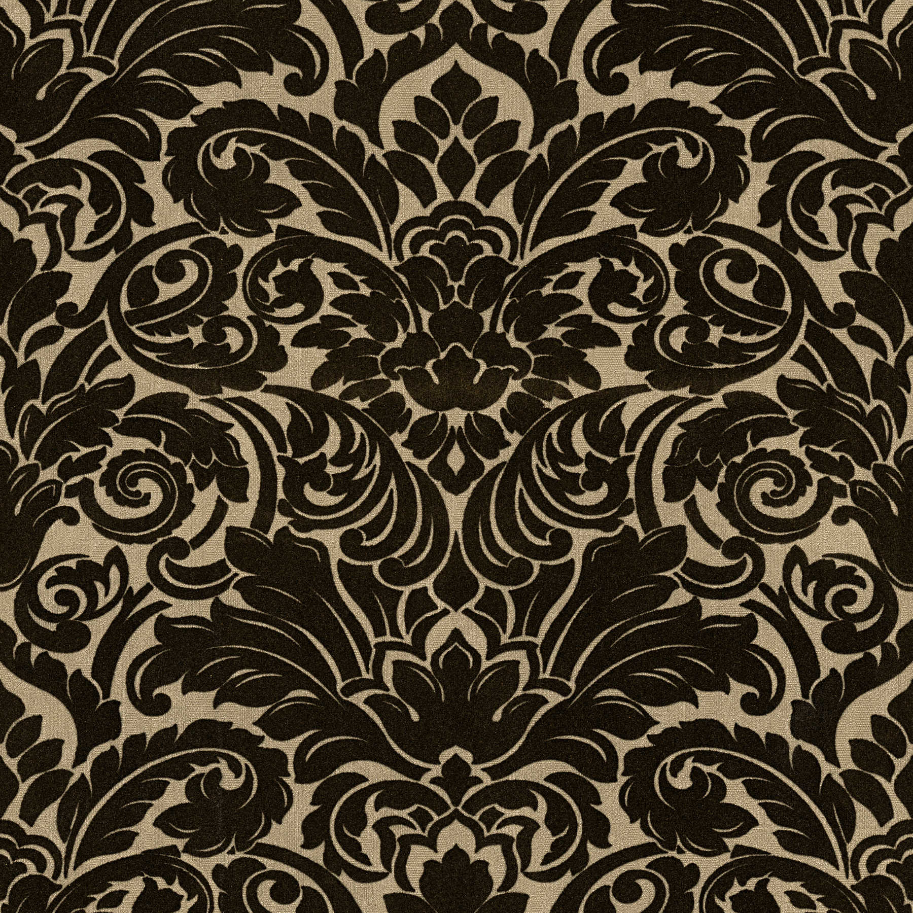 Barok behang met textiel gevoel & goud effect - zwart
