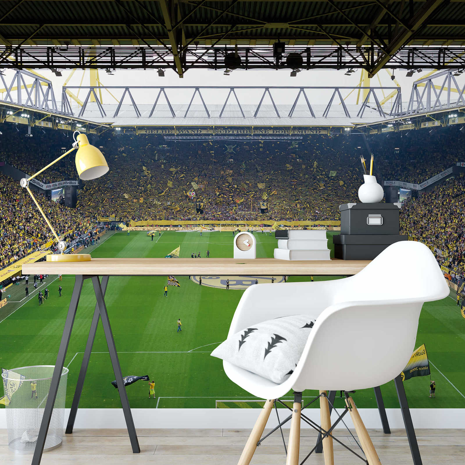             Muurschildering Borussia Dortmund stadion met koren
        