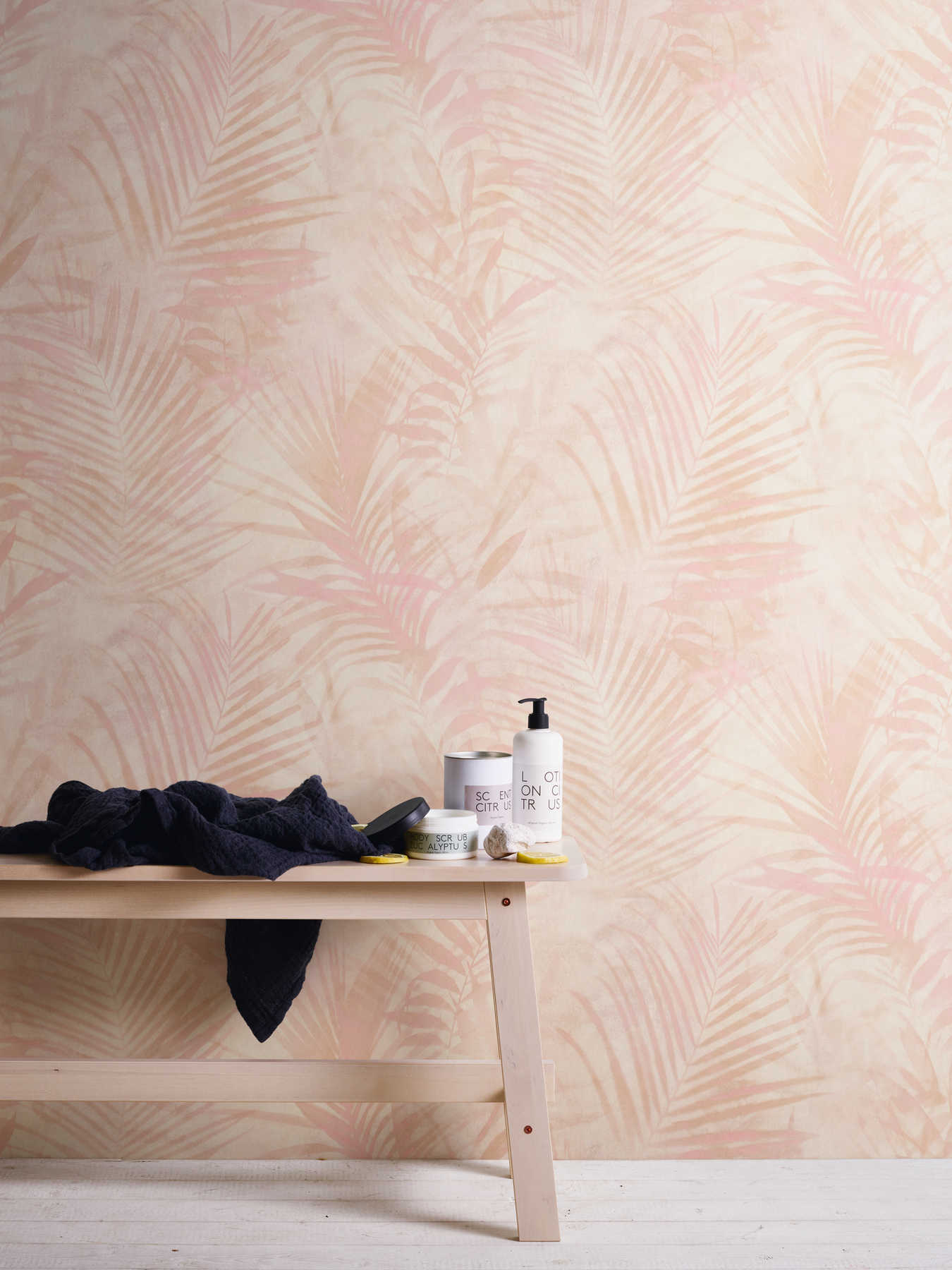             Wallpaper palm tree pattern in linen look - pink, beige, cream
        
