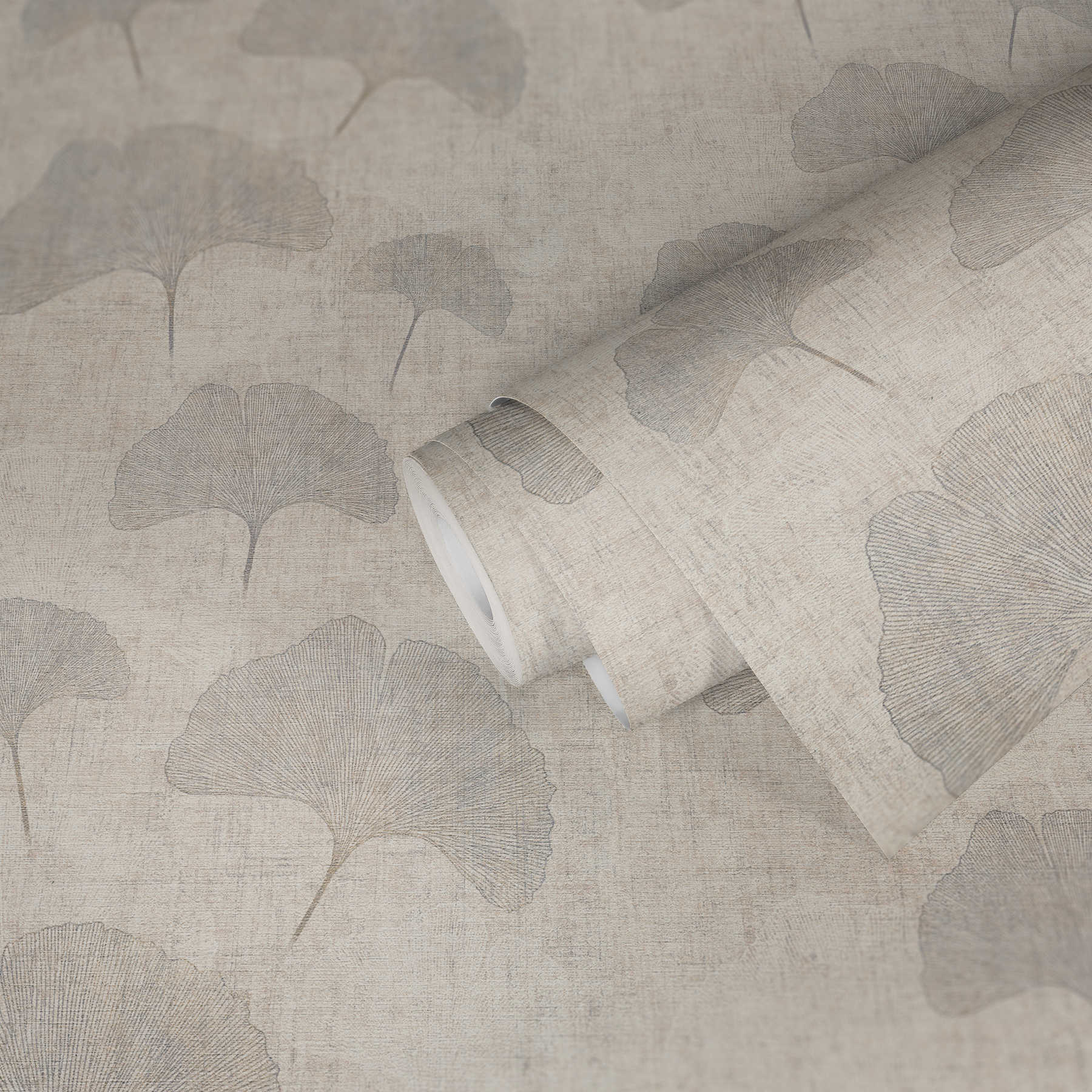             Wallpaper ginko leaves metallic effect, linen look- beige, silver, brown
        
