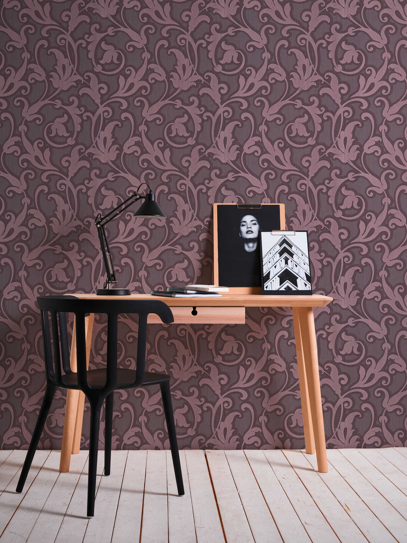             Baroque wallpaper with textile structure & embossed pattern - purple, metallic
        