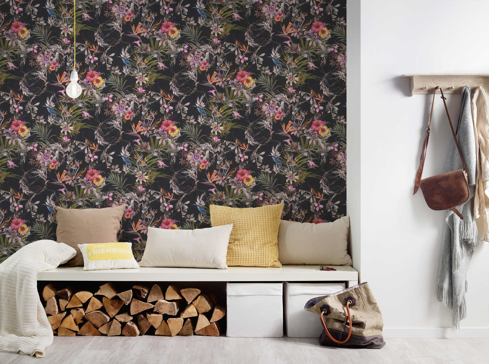             Papier peint fleuri foncé Hibiscus & feuilles - multicolore, noir
        