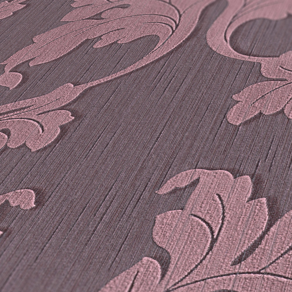             Textile wallpaper with baroque tendrils - purple
        